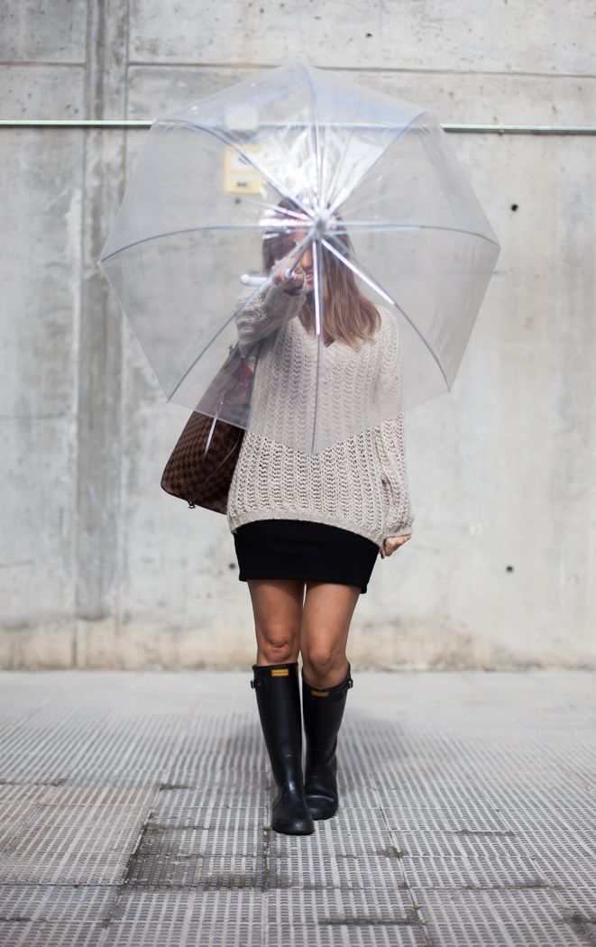 look con botas de agua