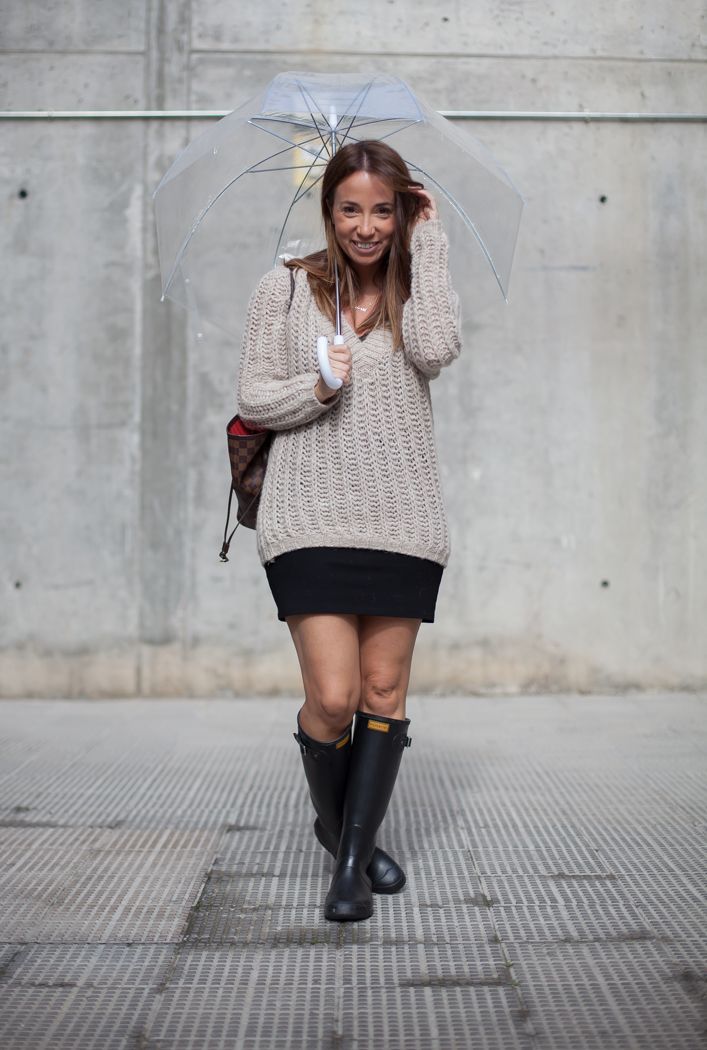 look con botas de agua